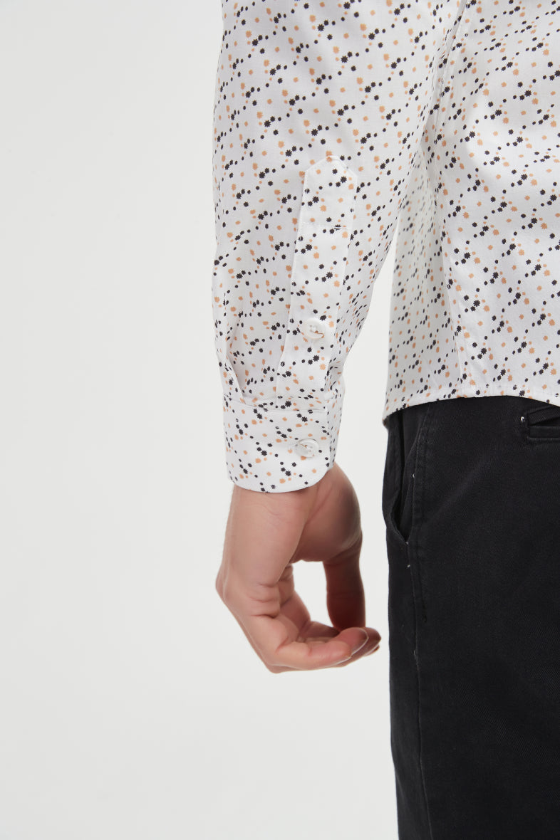 Chemise à motif beige et noir