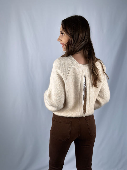 PULL DENTELLE AU DOS