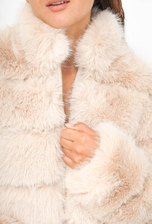 Veste fausse fourrure